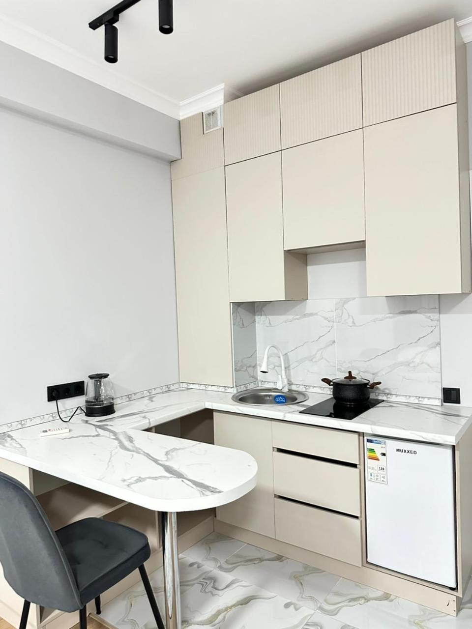 Апарт-Отель Amz Almaty Extérieur photo